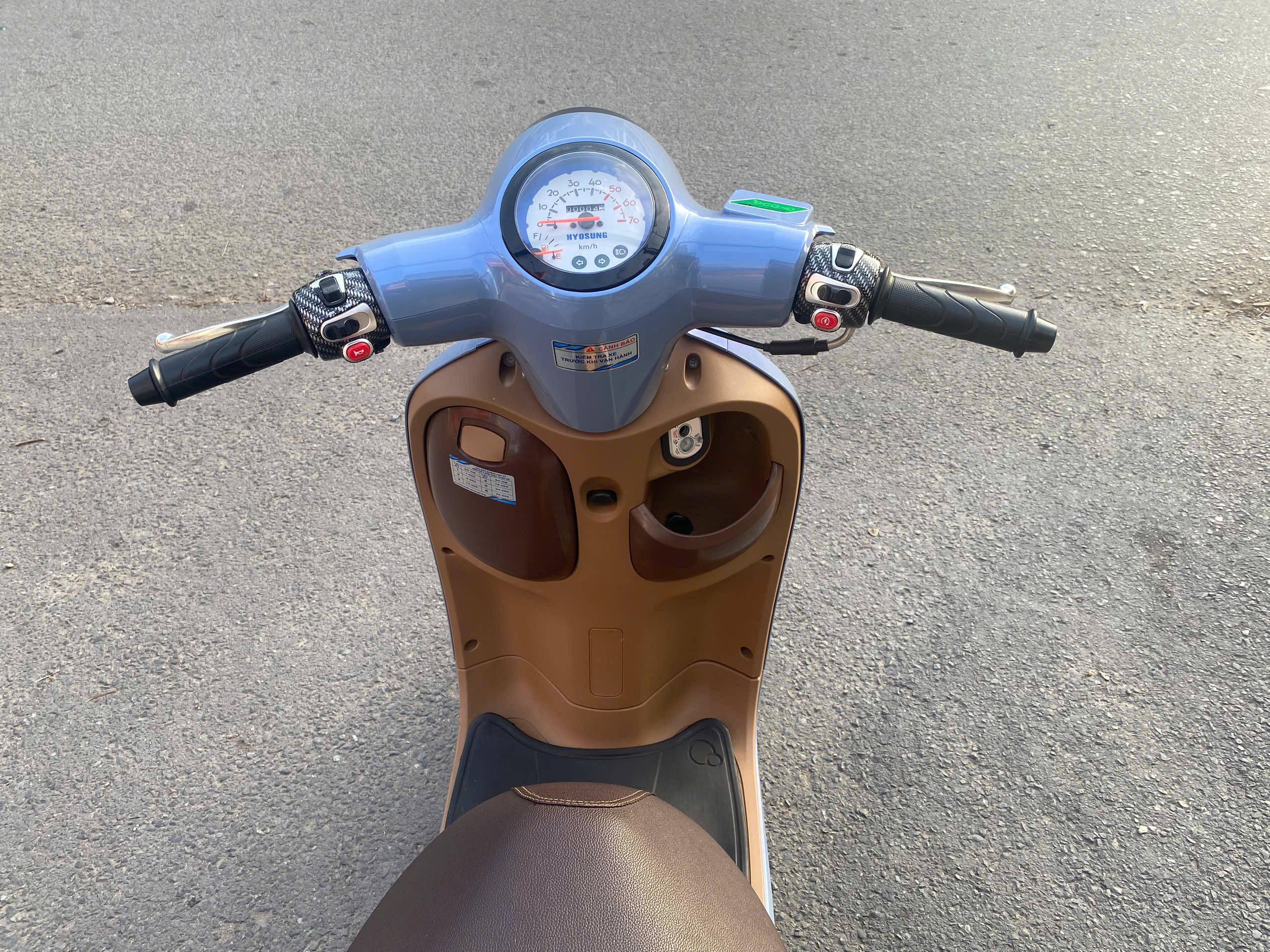 Giorno Hyosung 50cc: Sức hút từ thiết kế cổ điển và sự tiện lợi đáng kinh ngạc của mẫu xe dành cho giới trẻ Giorno Hyosung 50cc: Sức hút từ thiết kế cổ điển và sự tiện lợi đáng kinh ngạc của mẫu xe dành cho giới trẻ