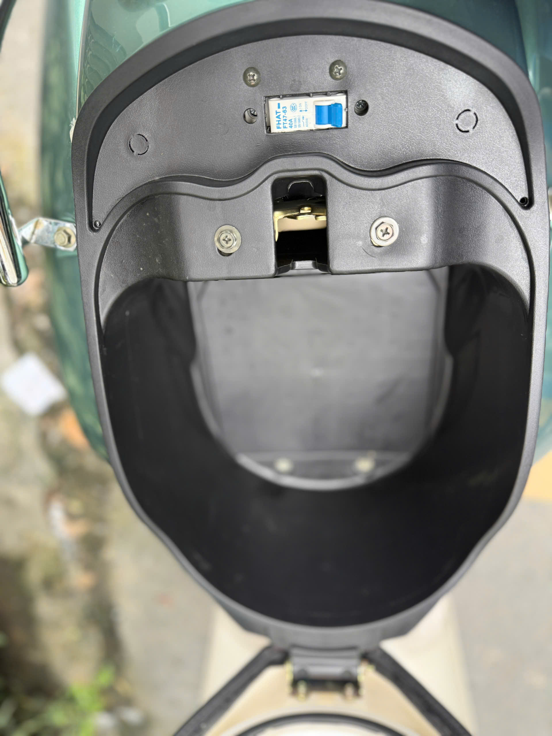 Chưa tới 20 triệu đ&atilde; sở hữu chiếc xe m&aacute;y điện bản pin chạy 130km/lần sạc