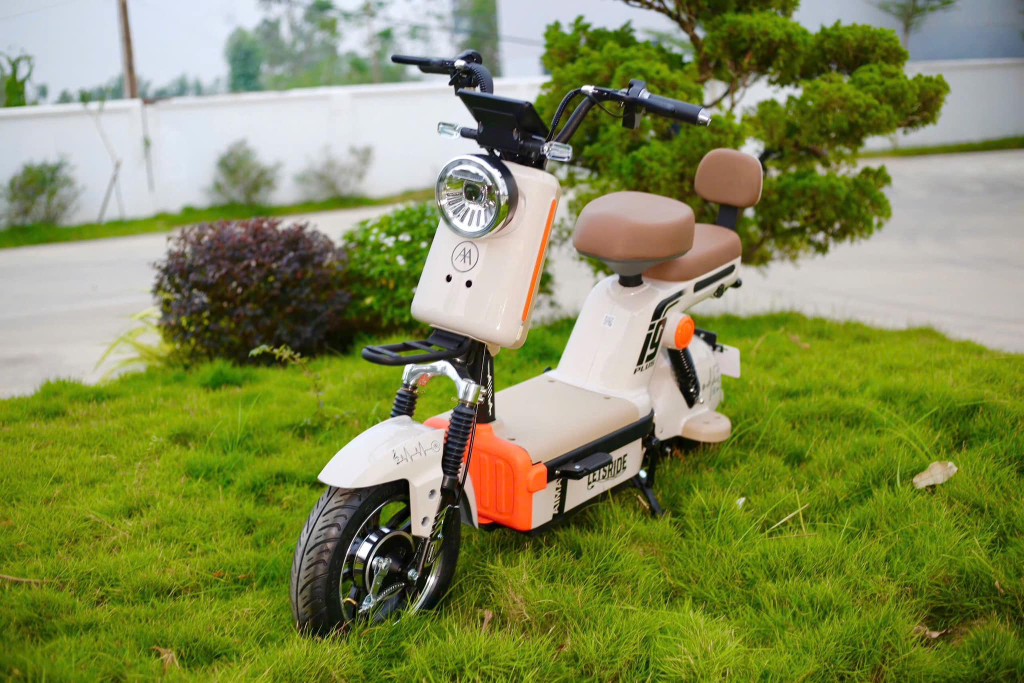 XE MÁY 50CC VÀ XE ĐIỆN: GIẢI PHÁP DI CHUYỂN HIỆU QUẢ CHO NGƯỜI CAO TUỔI XE MÁY 50CC VÀ XE ĐIỆN: GIẢI PHÁP DI CHUYỂN HIỆU QUẢ CHO NGƯỜI CAO TUỔI