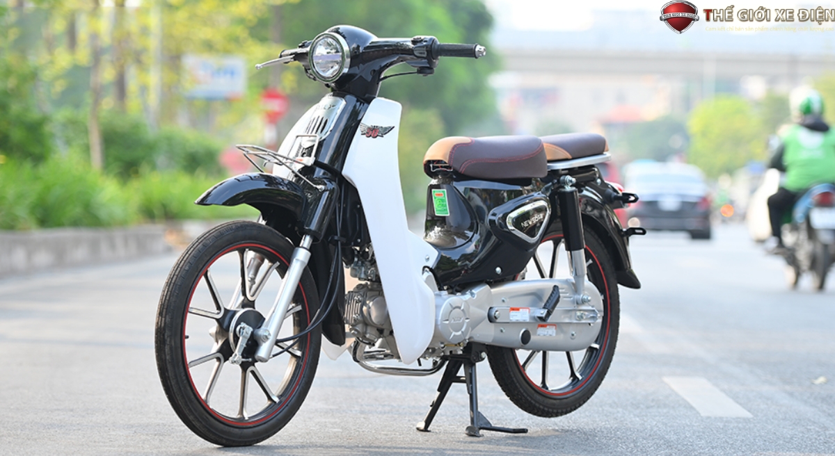XE MÁY 50CC VÀ XE ĐIỆN: GIẢI PHÁP DI CHUYỂN HIỆU QUẢ CHO NGƯỜI CAO TUỔI XE MÁY 50CC VÀ XE ĐIỆN: GIẢI PHÁP DI CHUYỂN HIỆU QUẢ CHO NGƯỜI CAO TUỔI