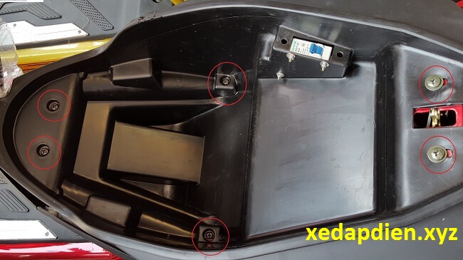 Cốp xe máy điện Xmen Cốp xe máy điện Xmen